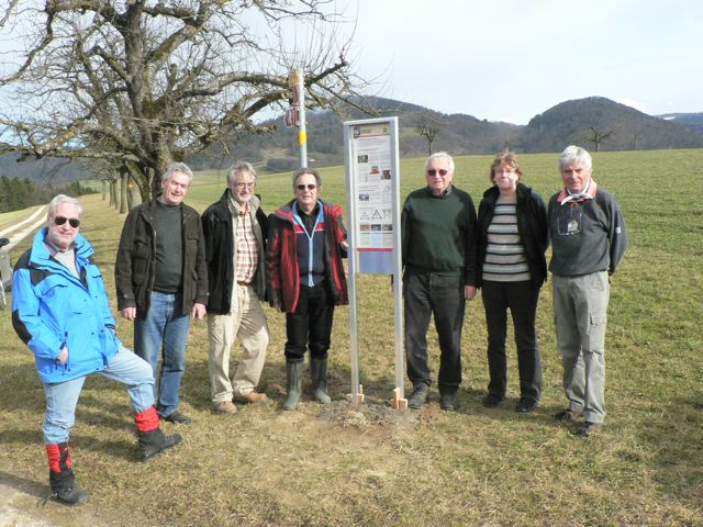 Pose du panneau Sur Vassat, Corban